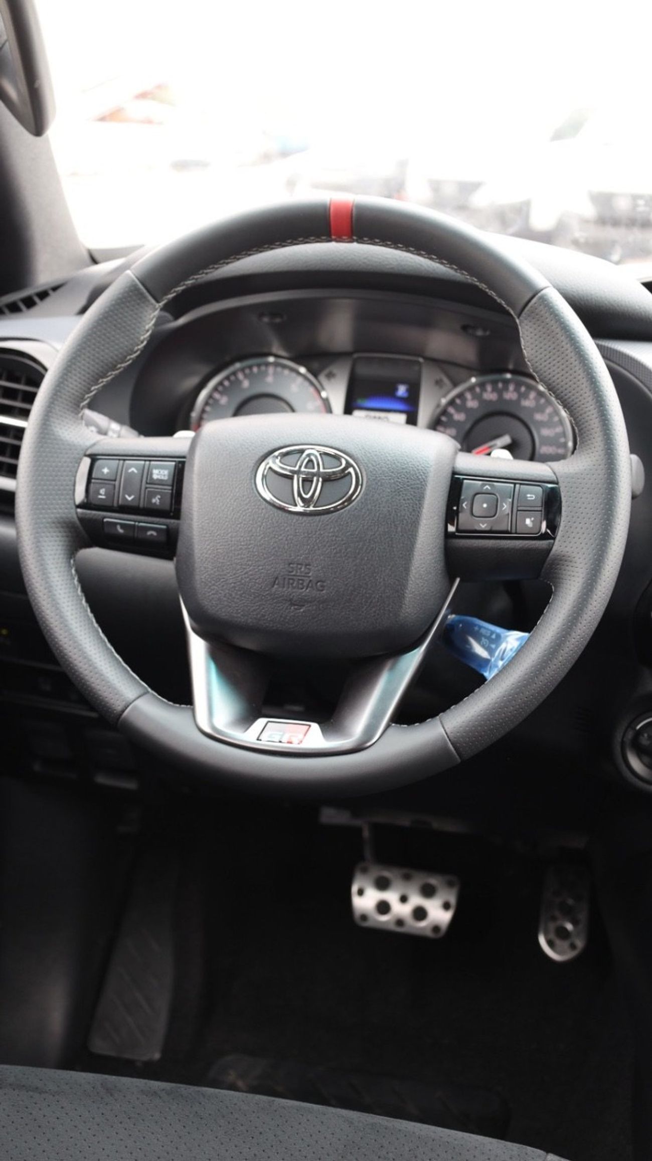 تويوتا هيلوكس GR SPORT 4.0 petrol 2026 model omani spec