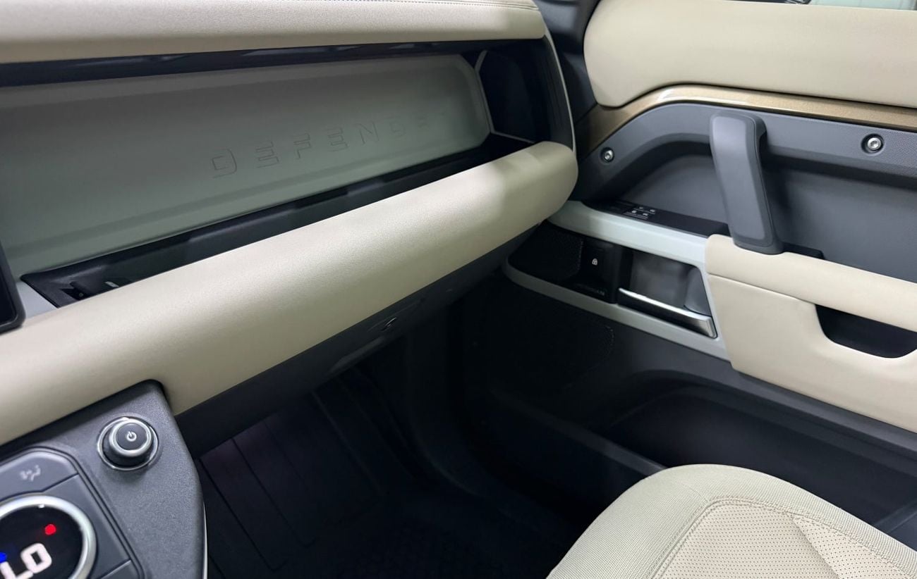 لاند روفر ديفندر 110 HSE P400