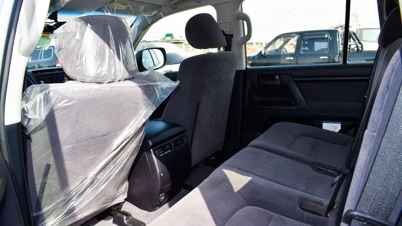 تويوتا لاند كروزر 4.0L V6 Petrol M/T