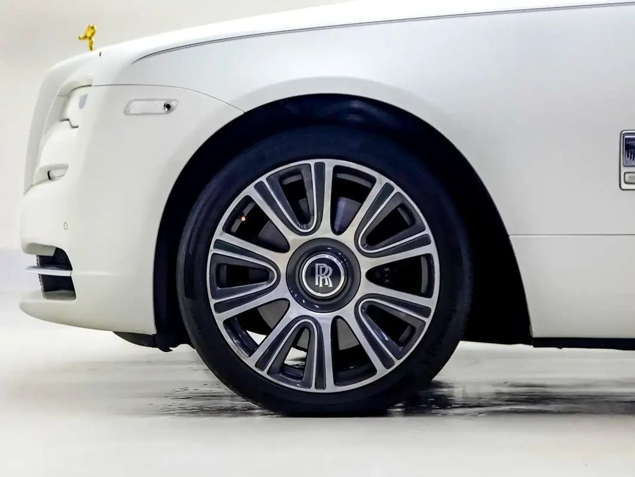 Rolls Royce Dawn GCC Specs | Luxury Convertible
