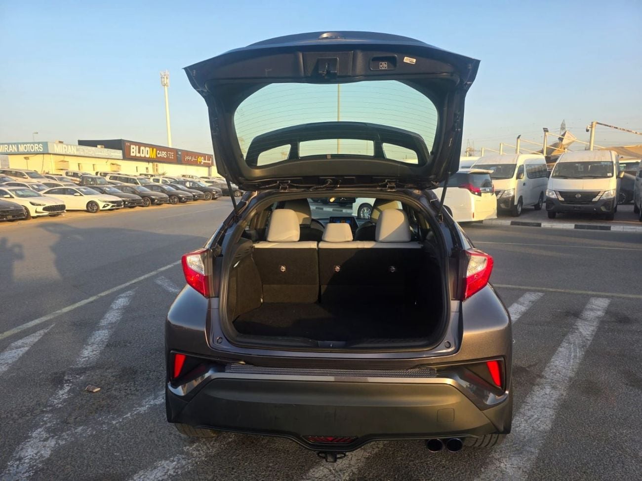 Toyota C-HR STANDARD Toyota C-HR TRD Edition Push button and leather seats