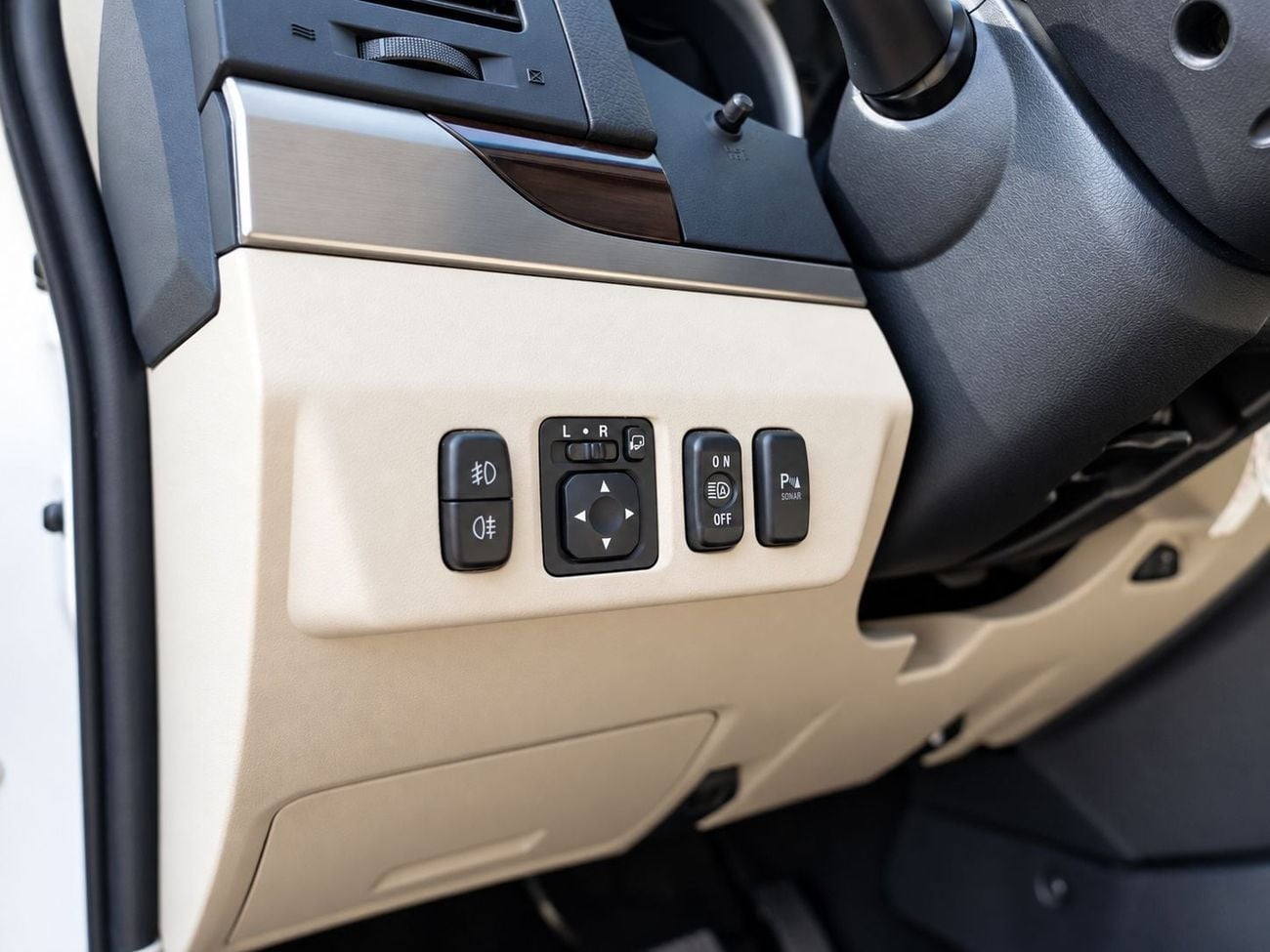 Mitsubishi Pajero GLS H/L ROCKFORD