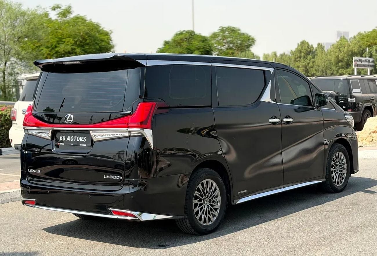 Lexus LM 300H LM 300h Hybrid | UAE - Excellent Condition | Regional Specs:
