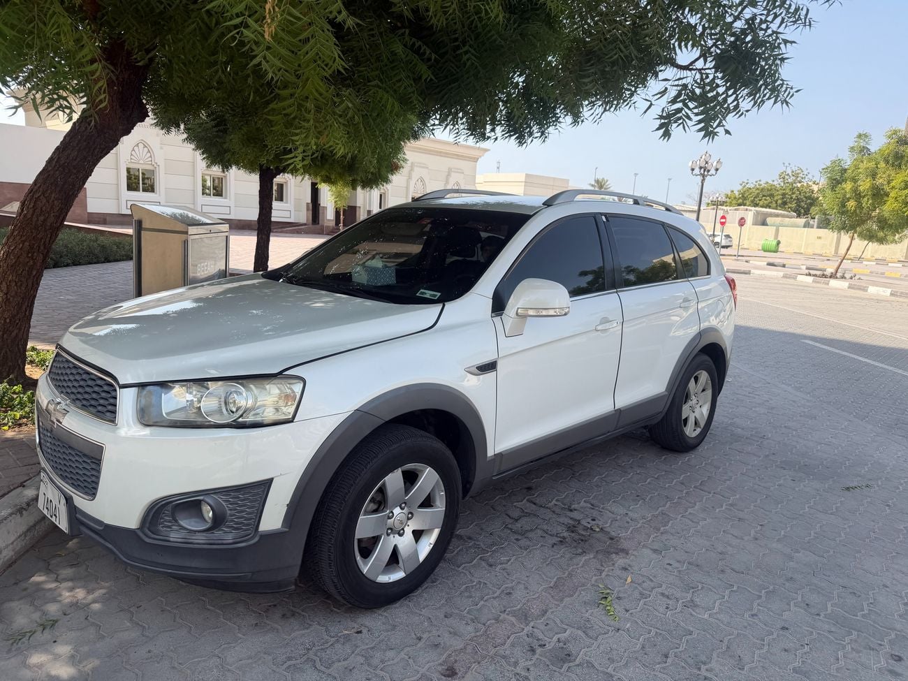 Chevrolet Captiva LS Infotainment system Cruise control Leather seats Automatic climate control LED headlights