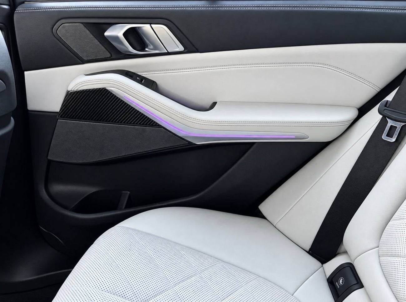 بي أم دبليو X5 XDRIVE M50I بي إم دبليو X5 M50I المواصفات الأمريكية