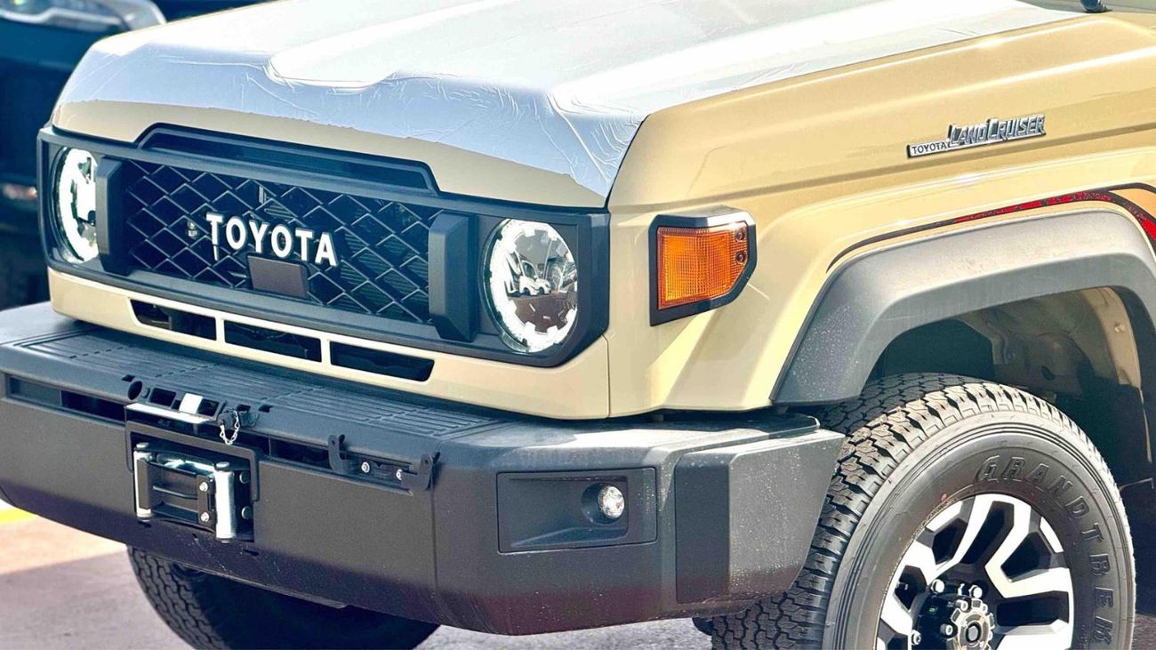 Toyota Land Cruiser 70 LC79 LX 2.8 DIESEL AT 4WD WINCH DIFFLOCK COOLBOX LEATHER SEATS 2026