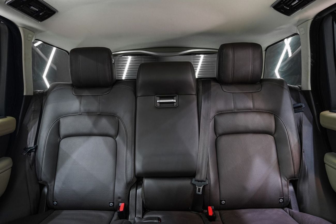 Land Rover Range Rover VOGUE SE LWB 2019 Range Rover Vogue SE Supercharged LWB, Advanced Driver Assistance Pack, Panoramic Roof, GCC Spe