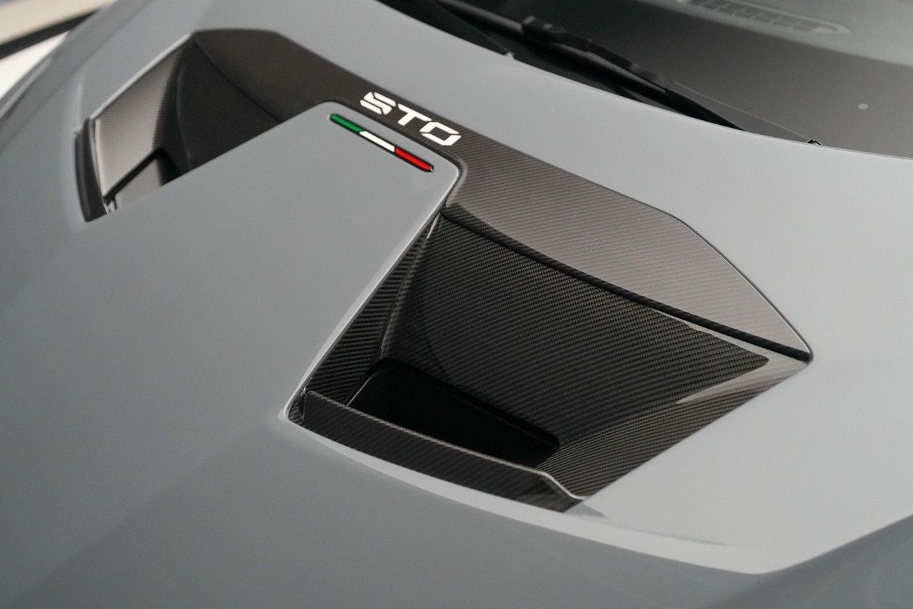 Lamborghini Huracan STO