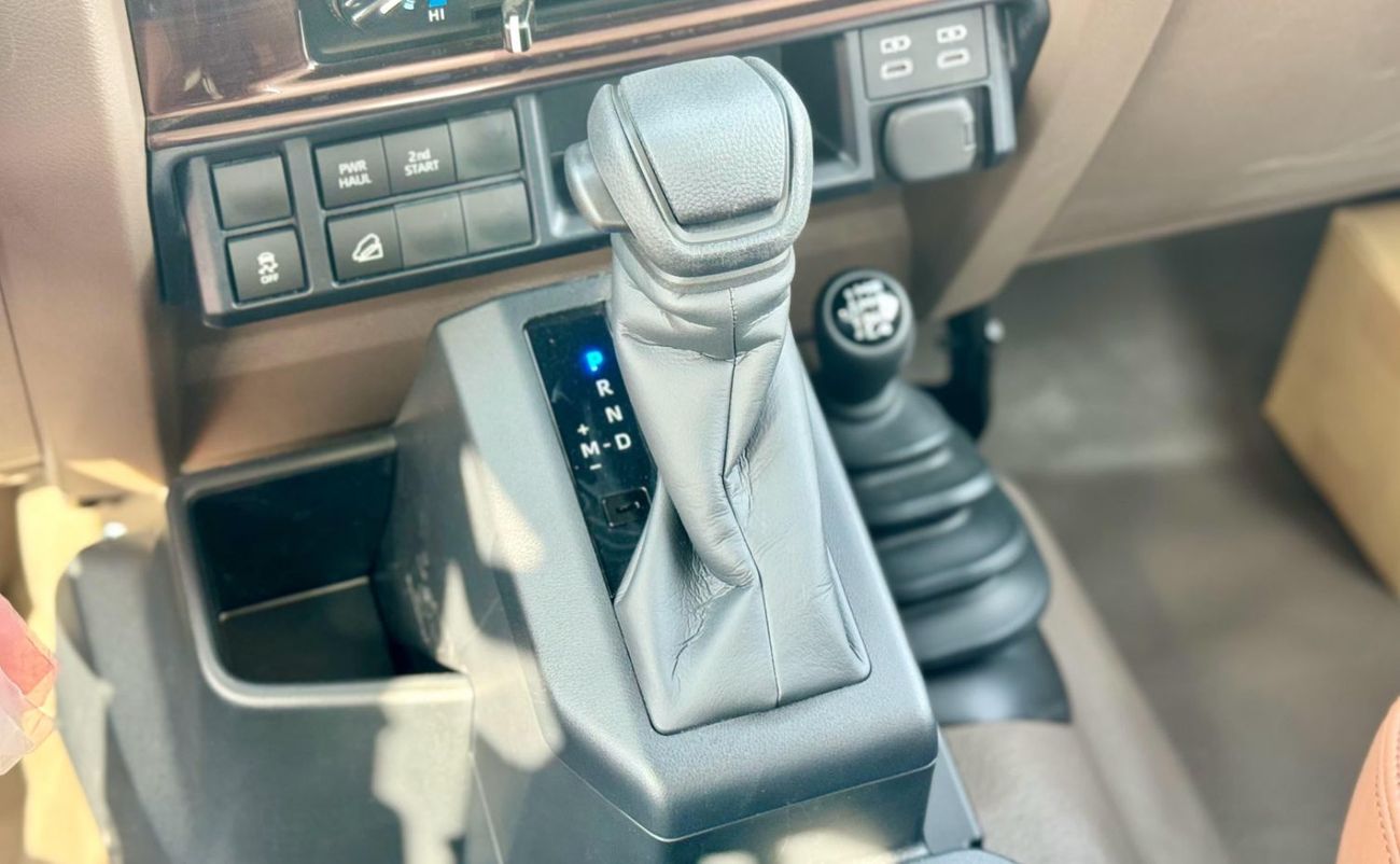 Toyota Land Cruiser 70 LC79 LX 2.8 DIESEL AT 4WD WINCH DIFFLOCK COOLBOX LEATHER SEATS 2026