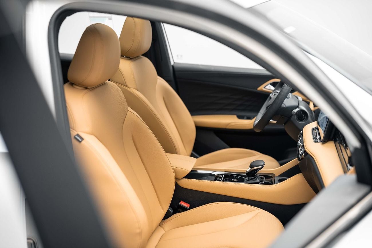 أم جي HS LUXURY 1.5L - White Inside Brown | Export Only