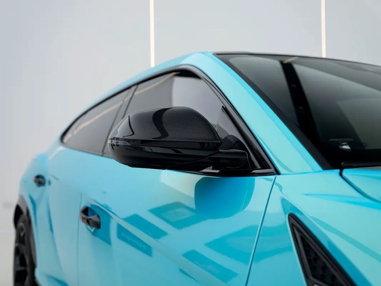 لامبورغيني اوروس PERFORMANTE Akrapovič Titanium Exhaust | Fresh Wrap | 10-Year Wrap Warranty