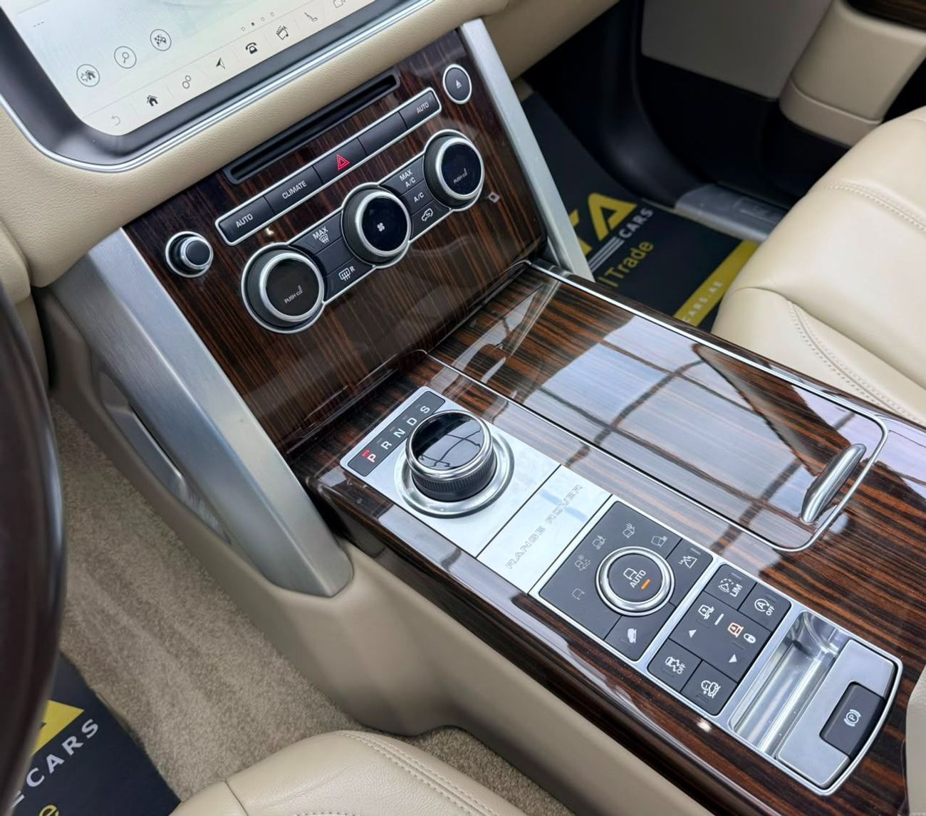 Land Rover Range Rover 2017 Range Rover HSE Supercharged, Warranty, Full RR Service History, Fully Loaded, GCC