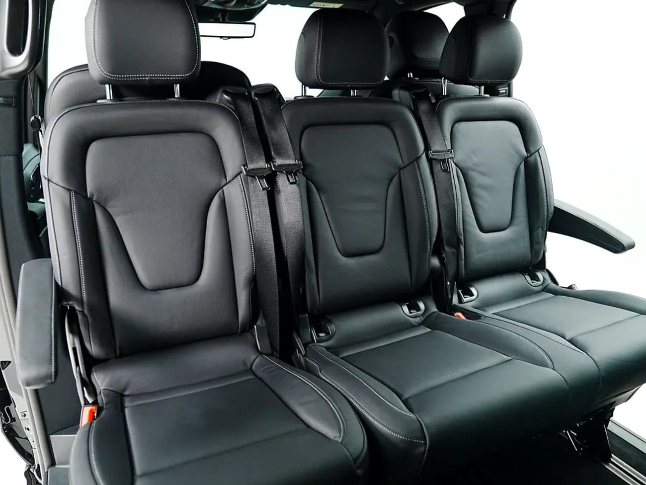 مرسيدس بنز V 300 AVANTGARDE Dealer WARRANTY | GCC SPECS | V300 AMG Line