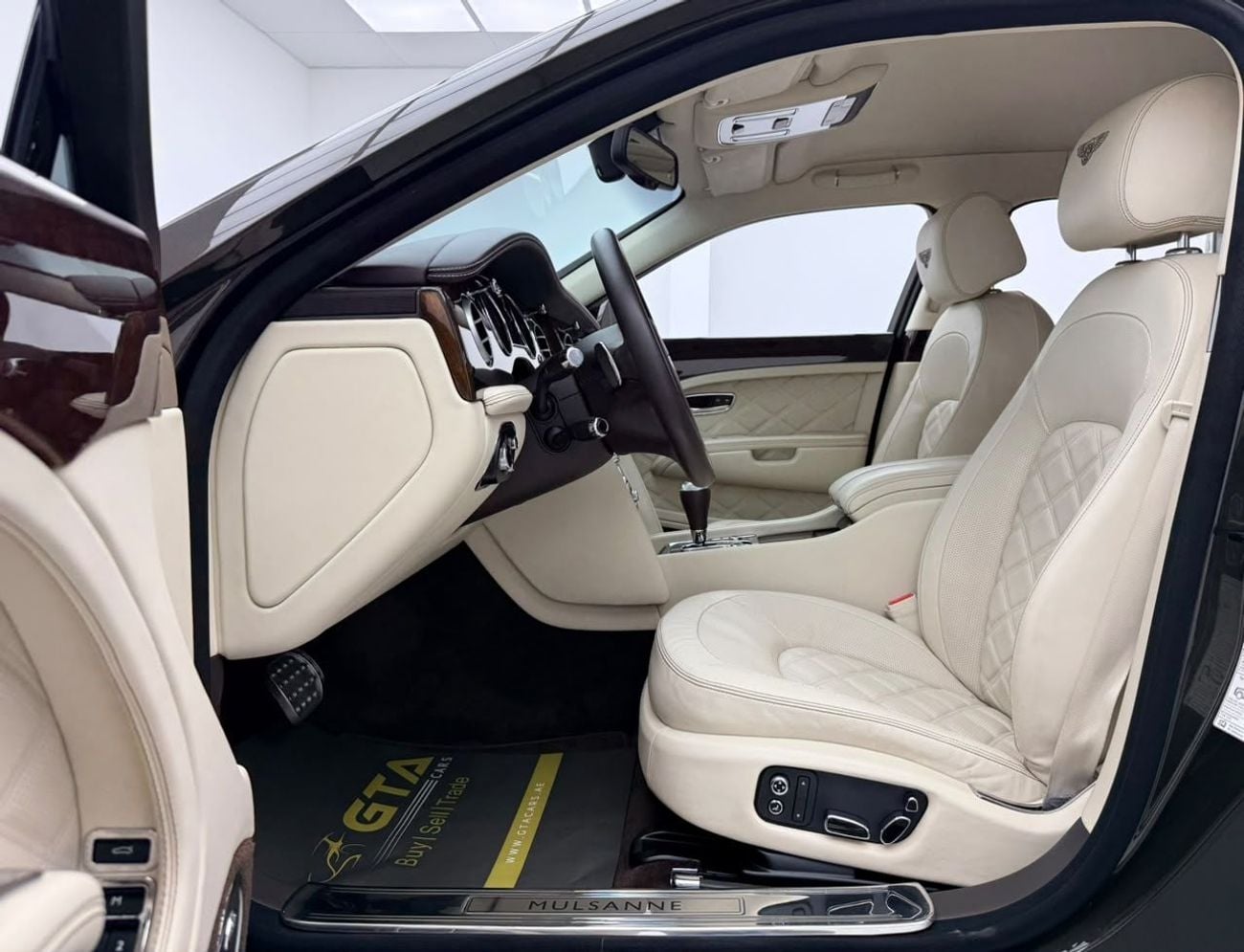 Bentley Mulsanne STANDARD 2016 Bentley Mulsanne Speed, Full Bentley Service History, GCC Specs