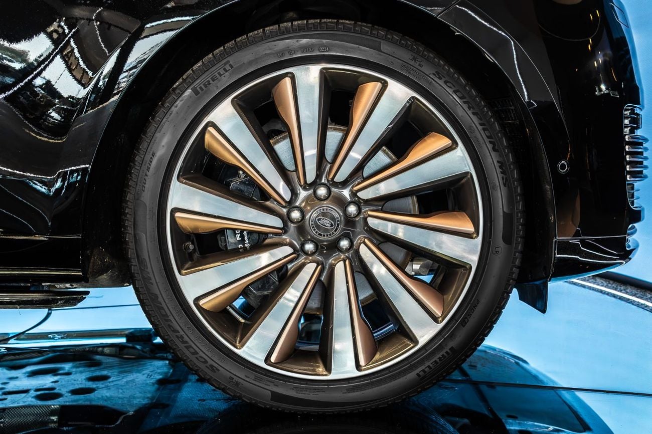 Land Rover Range Rover SV P615 SWB 2025 Range Rover P615 SWB | 4.4L Twin-Turbo V8 | 615 PS | Al Tayer Warranty & Service