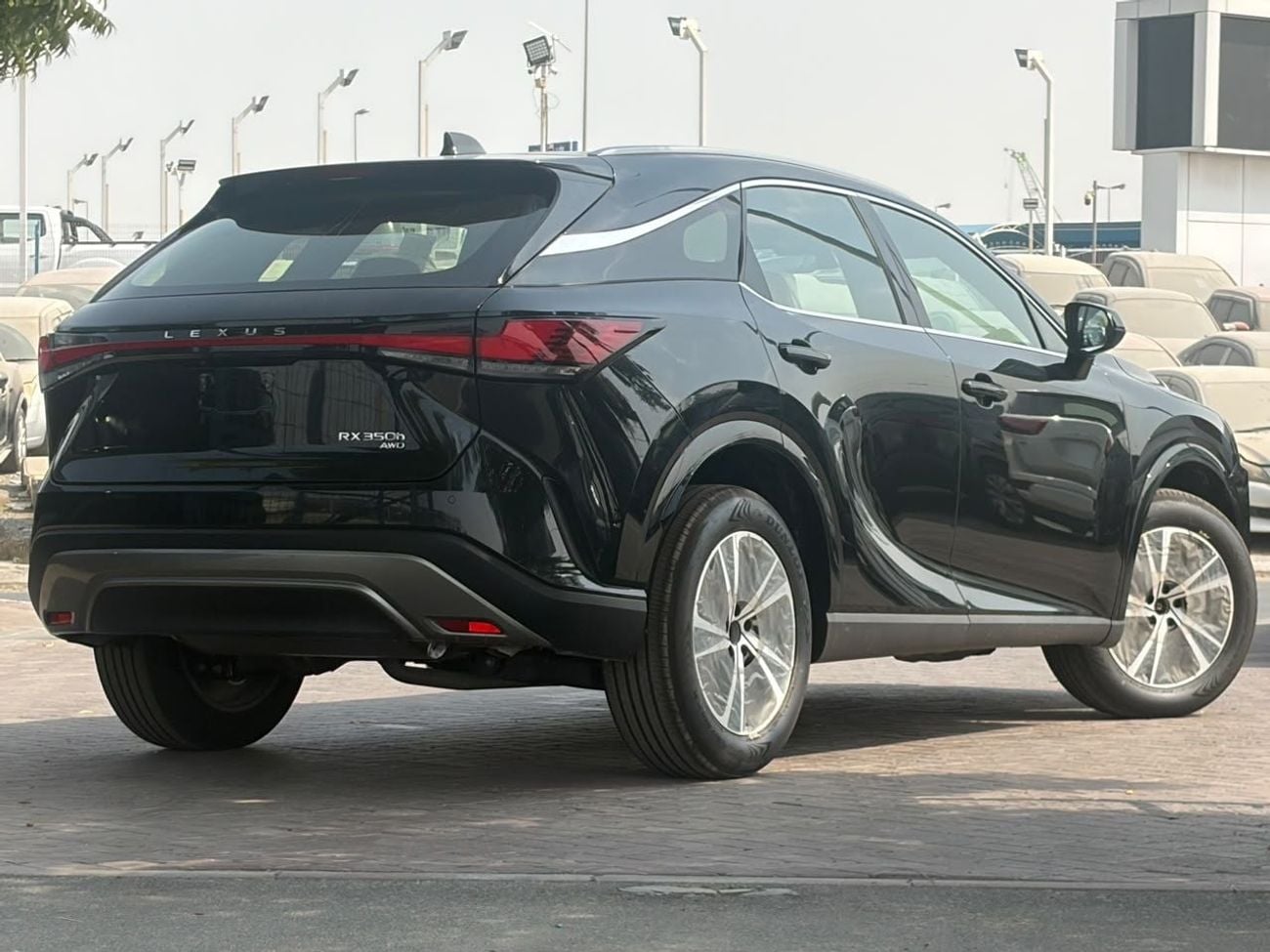 لكزس RX 350h AWD لكزس RX350 | محرك هجين V4 سعة 2.5 لتر | كهربائية مع مقاعد جلدية | شاشة عرض رأسية | نظام مراقبة النقط