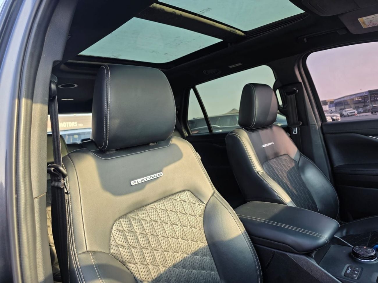 Ford Everest diesel 3.0L Platinum liter RHD ,7 seater only for export available
