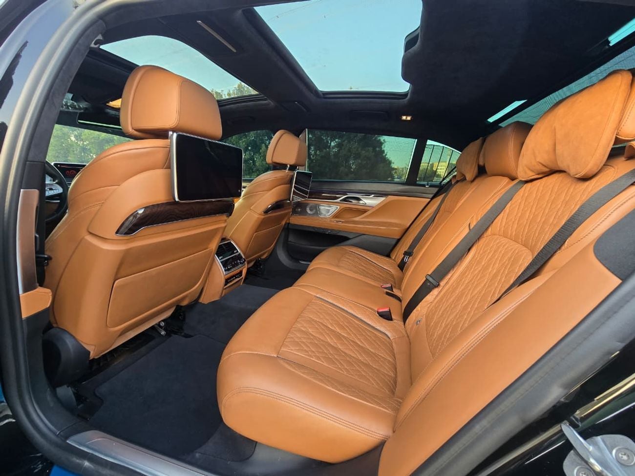 BMW 750Li XDRIVE M SPORT xDrive 4.4L (530 HP) BMW 750LI 2020 GCC V8 // FSH // SERVICE CONTRAC TILL 2027 // FUL