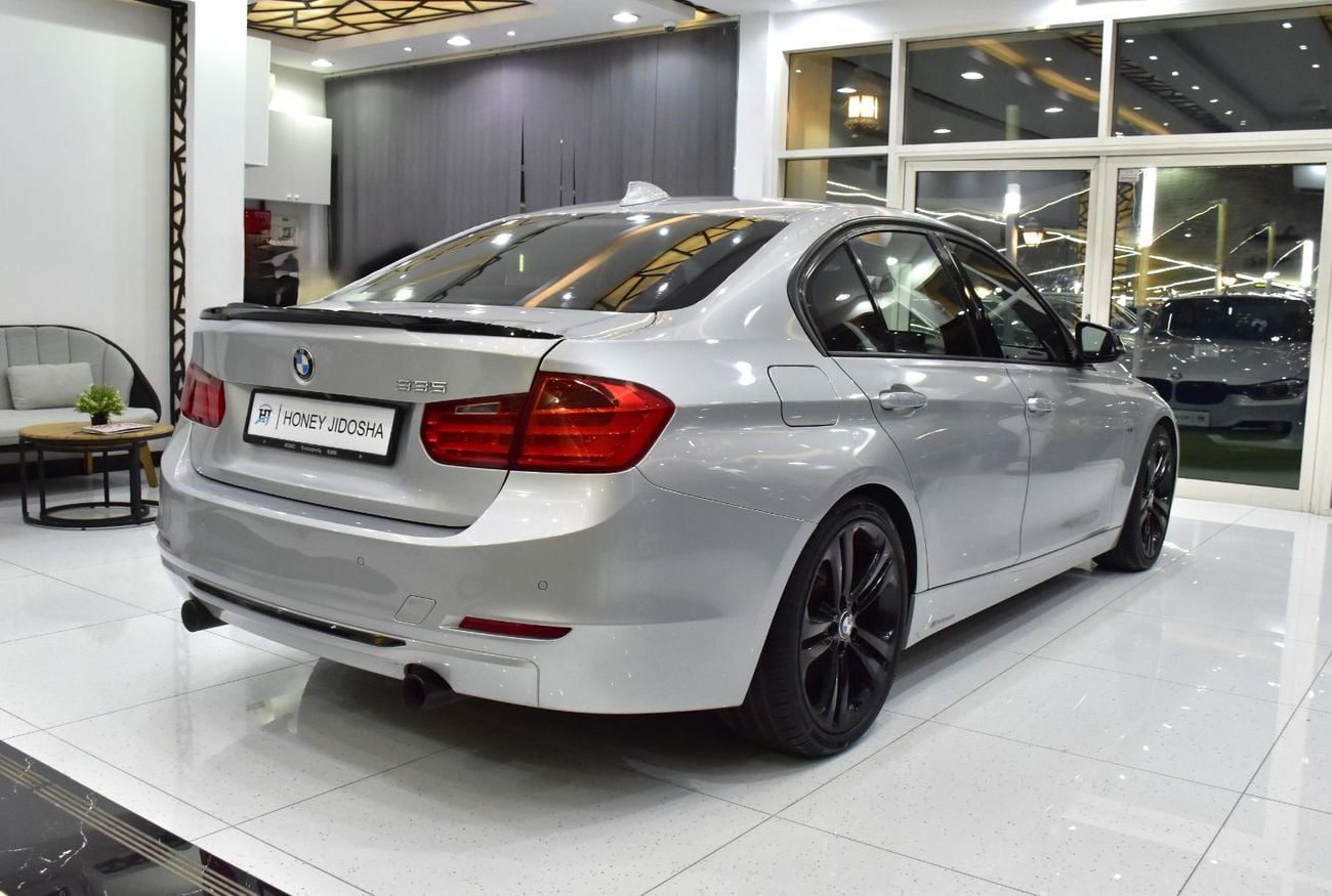 بي أم دبليو 335i عرض ممتاز لسيارة BMW 335i Sport (موديل 2013) باللون الفضي بمواصفات خليجية