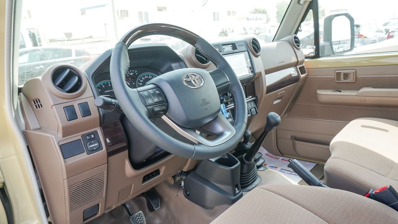 تويوتا لاند كروزر بيك آب 4.0L Oman Specs