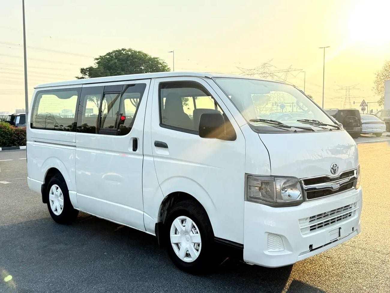 Toyota Hiace GL GCC Specs-passenger Van - excellent condition
