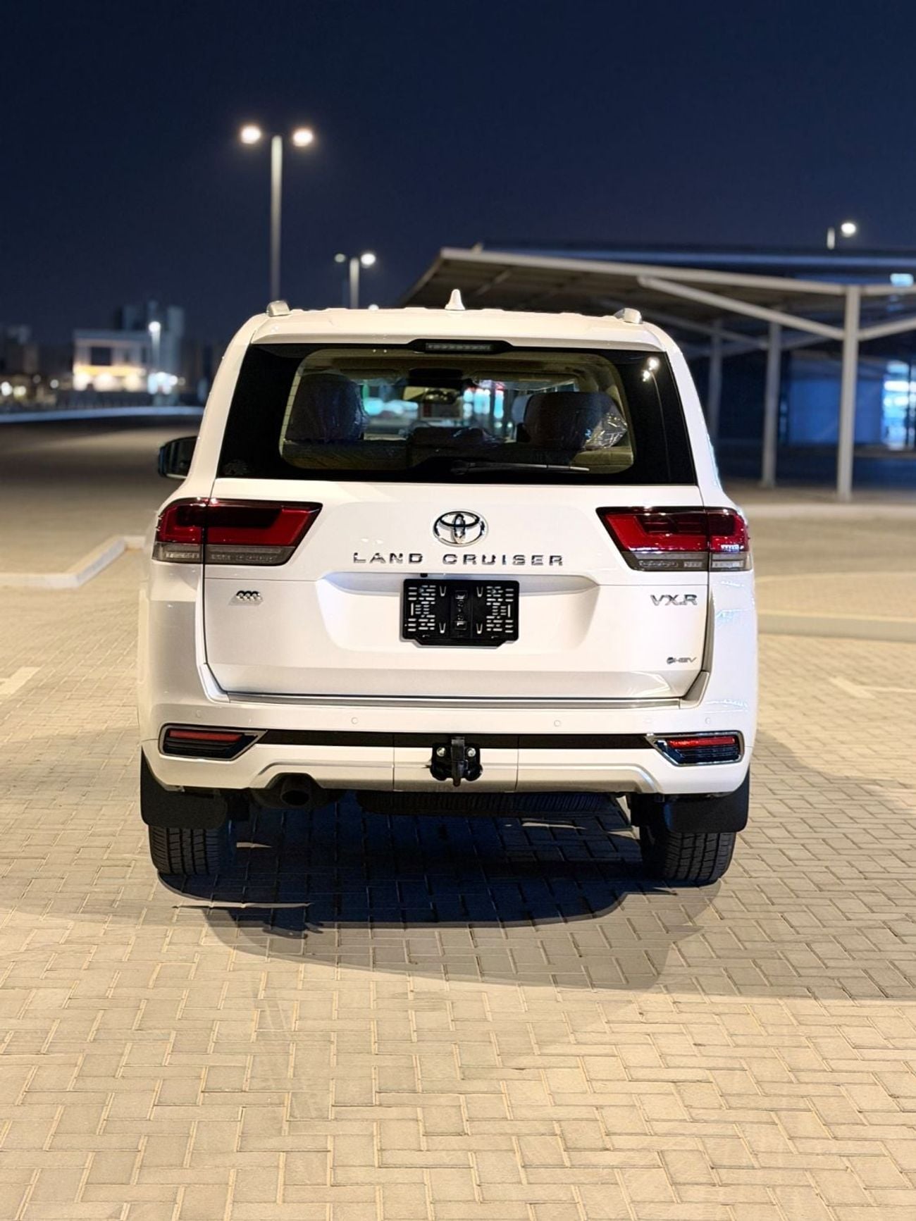 تويوتا لاند كروزر VXR