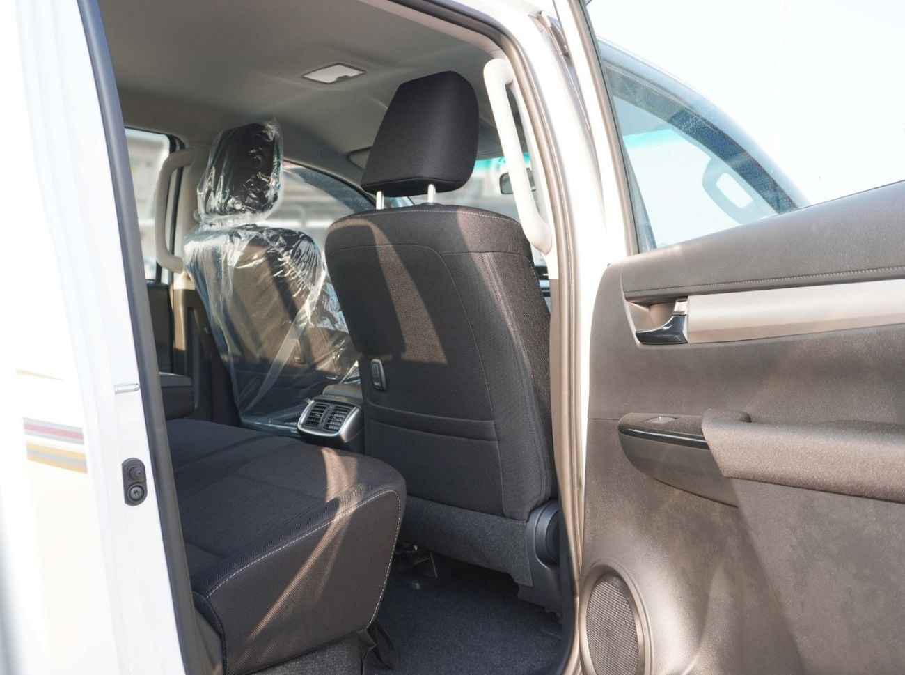 Toyota Hilux SR5 *2026 MODEL: TOYOTA HILUX 4X4 DC 2.4L DIESEL A/T FULL OPTION W/O COOL BOX*