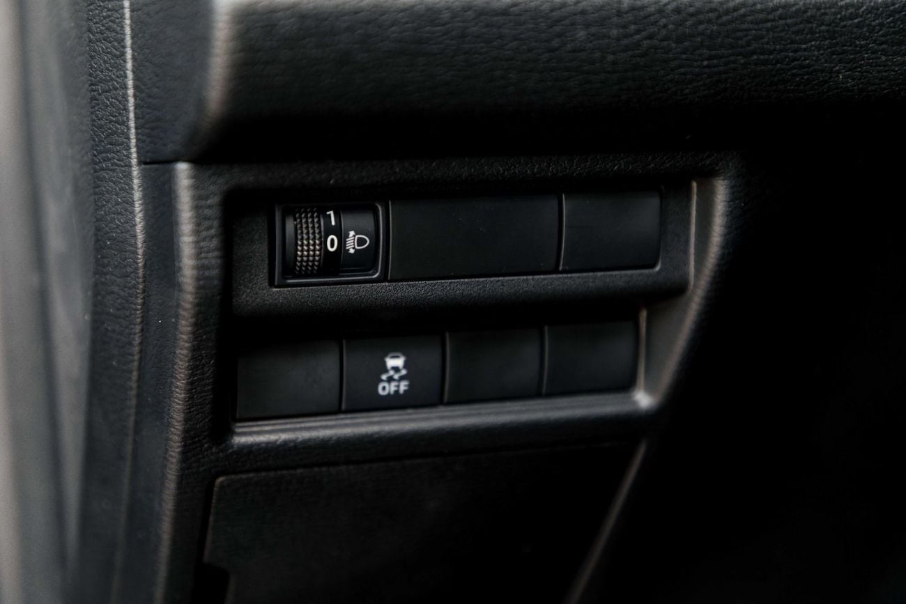 Mitsubishi L200 GL 2.4L - Manual - Grey Inside Black | Export Only