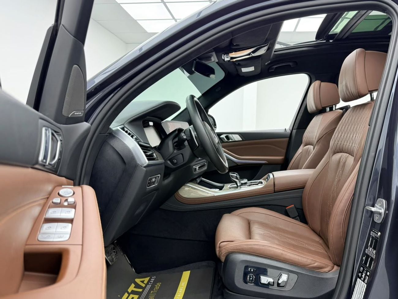 بي أم دبليو X7 40i M SPORT بي إم دبليو X7 xDrive40i M-Sport موديل 2020، مع ضمان، وسجل صيانة كامل لدى بي إم دبليو، 7 مقاعد، كامل