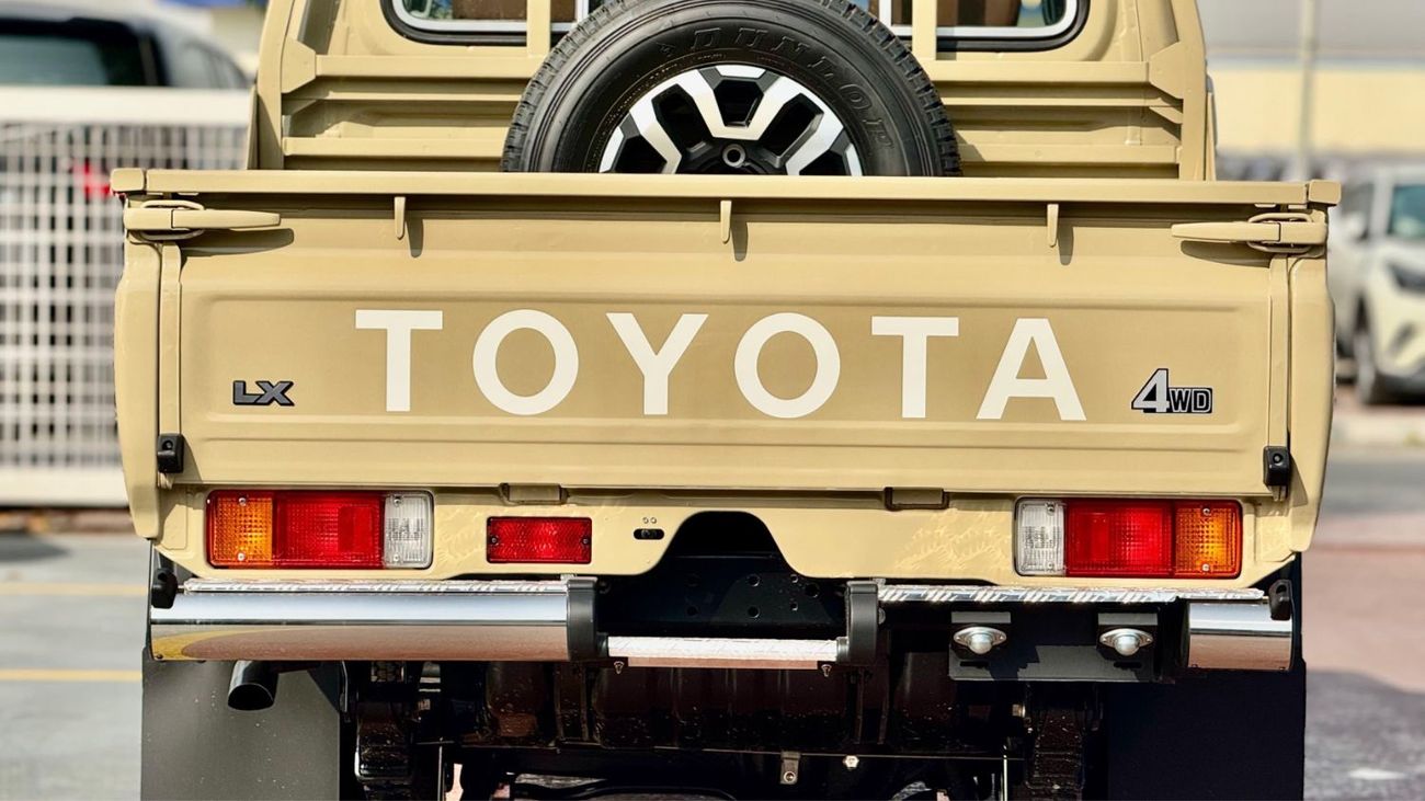 Toyota Land Cruiser 70 LC79 LX 2.8 DIESEL AT 4WD WINCH DIFFLOCK COOLBOX LEATHER SEATS 2026