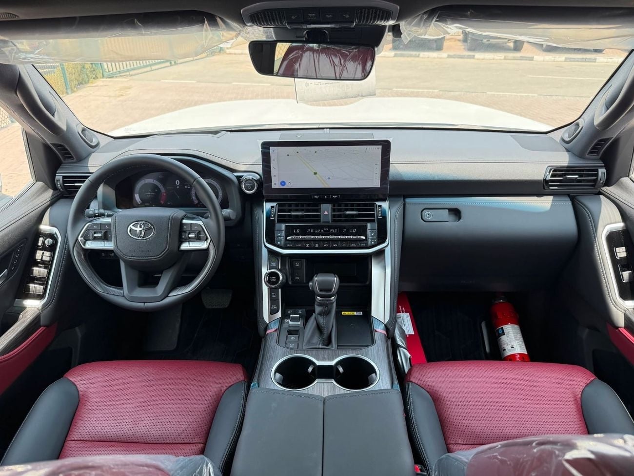 Toyota Land Cruiser VXR 3.5 HYBRID 2026 GCC SPEC WHITE/RED
