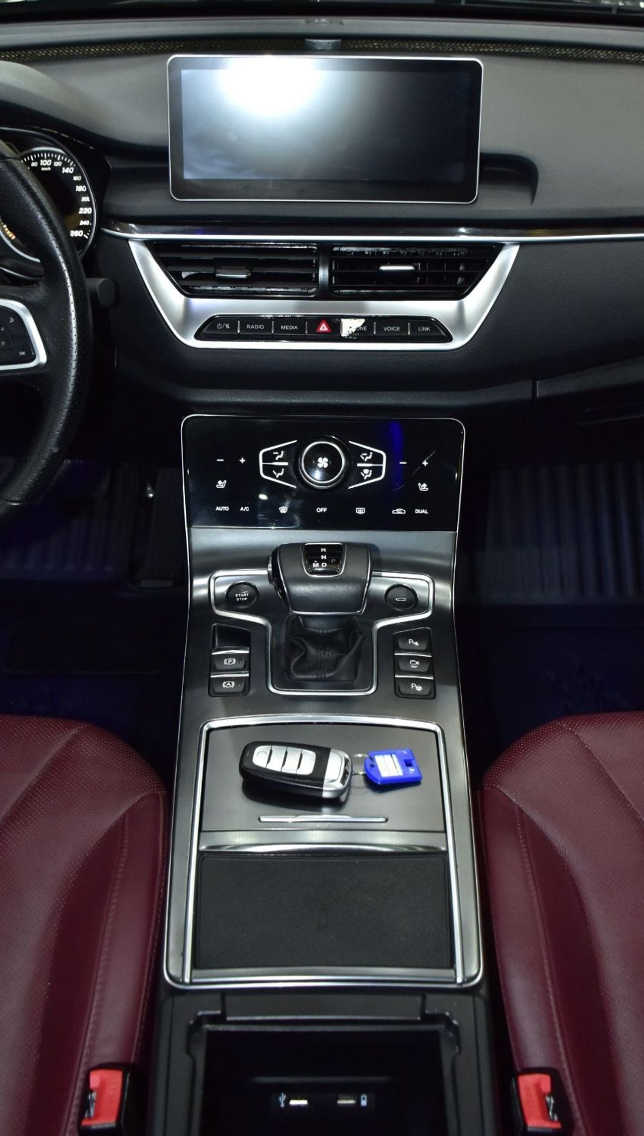 هونغشي H5 FLAGSHIP EXCELLENT DEAL for our Hongqi H5 (2022 Model) in Black Color GCC Specs