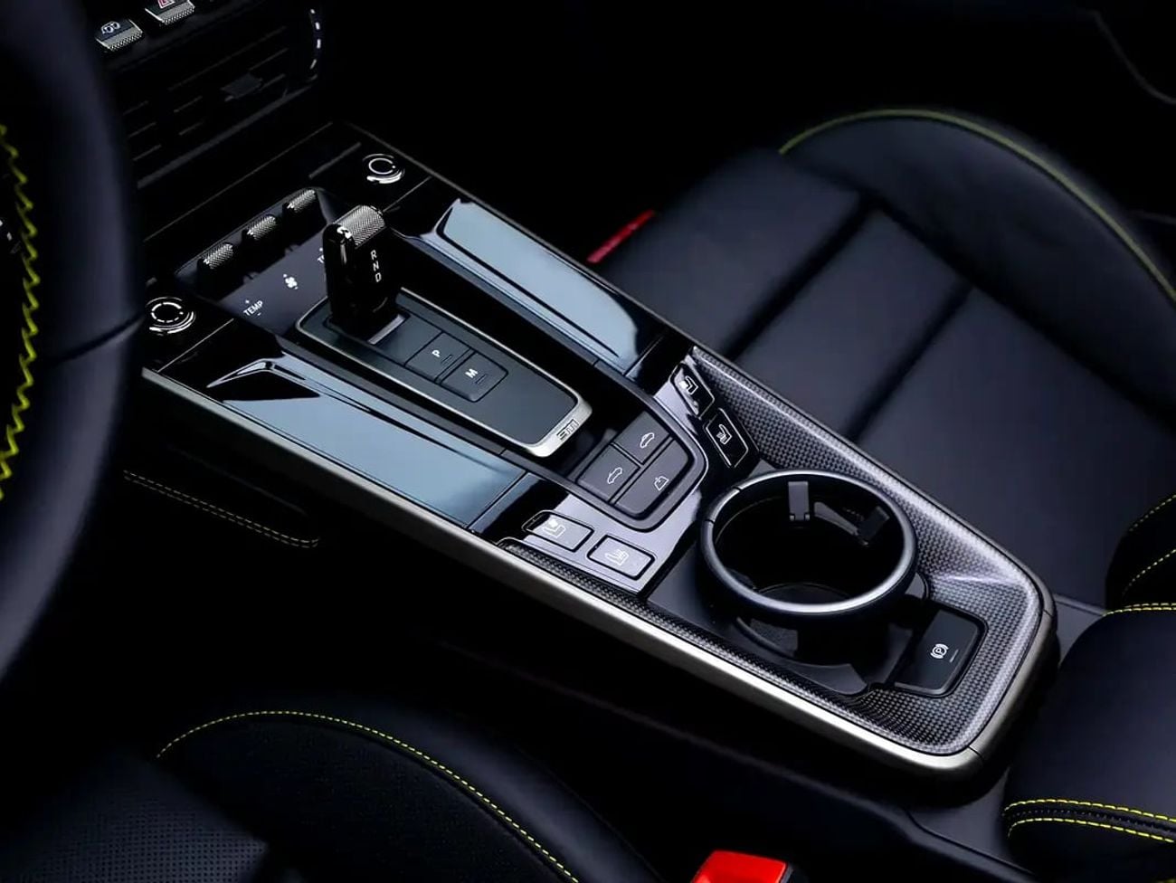 Porsche 911 TURBO S Cabriolet | GCC Spec | Under Dealer Warranty - Performance Icon