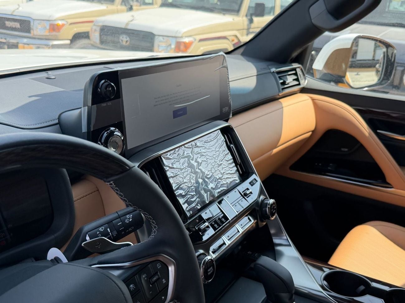 لكزس LX 700h SIGNATURE