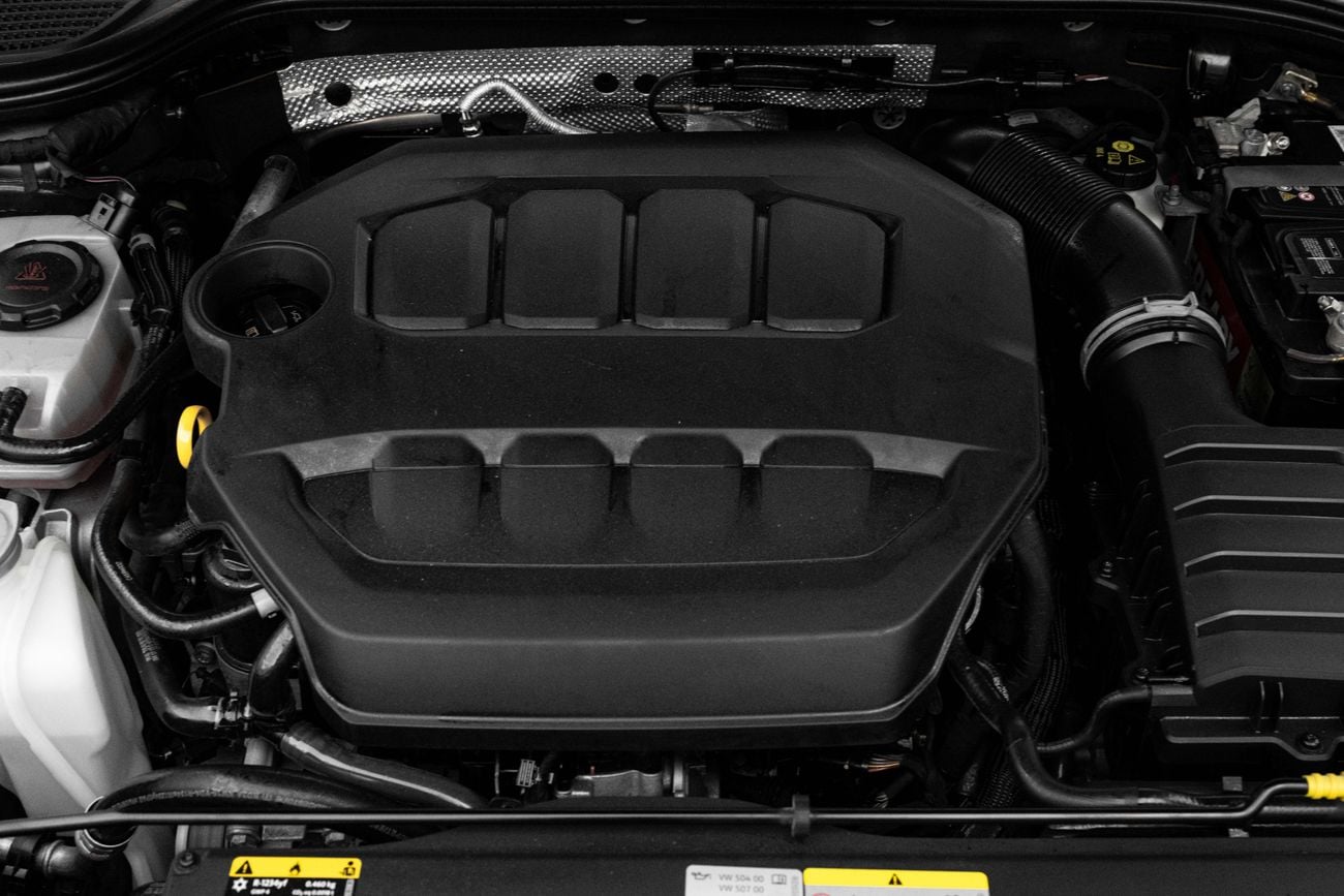 فولكس واجن جولف R Golf R | 2,448 P.M | 0% Downpayment | UNDER WARRANTY