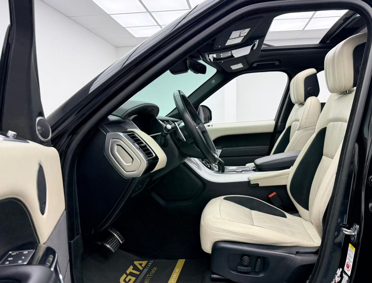 لاند روفر رينج روفر سبورت HSE DYNAMIC 2020 Range Rover Sport P525 HSE, 2027 German Experts Warranty, Excellent Condition, Fully Loaded
