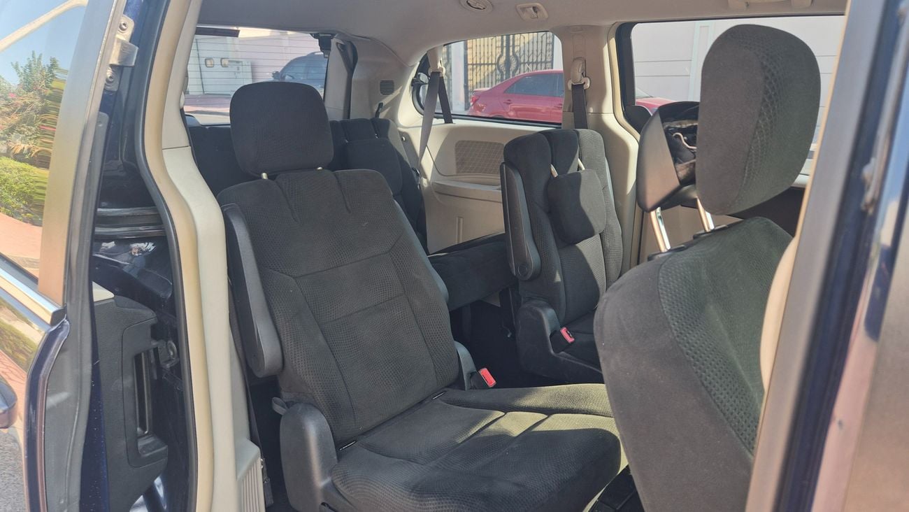 Chrysler Town & Country STANDARD