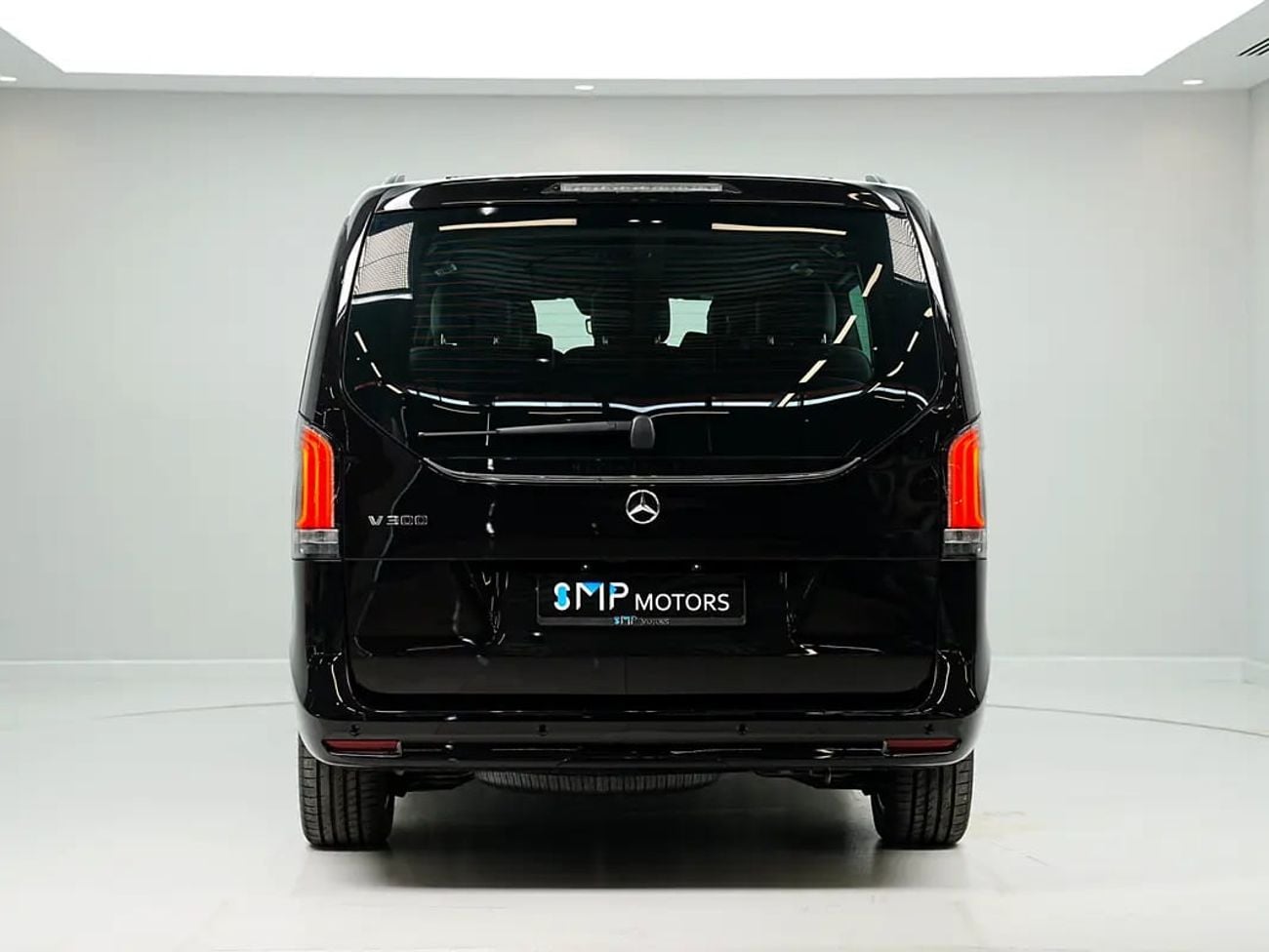 مرسيدس بنز V 300 AVANTGARDE Dealer WARRANTY | GCC SPECS | BRAND-NEW V300