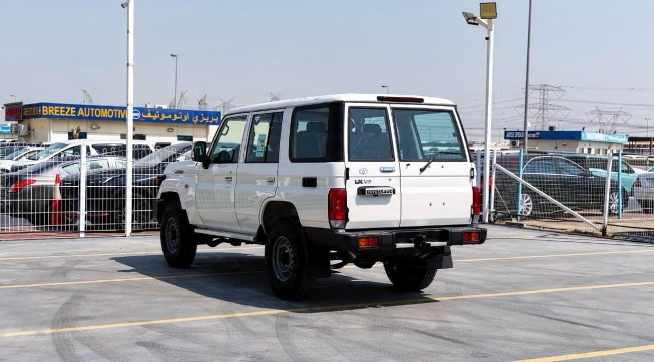 تويوتا لاند كروزر 70 LC76 LX قفل تفاضلي 2026 أبيض