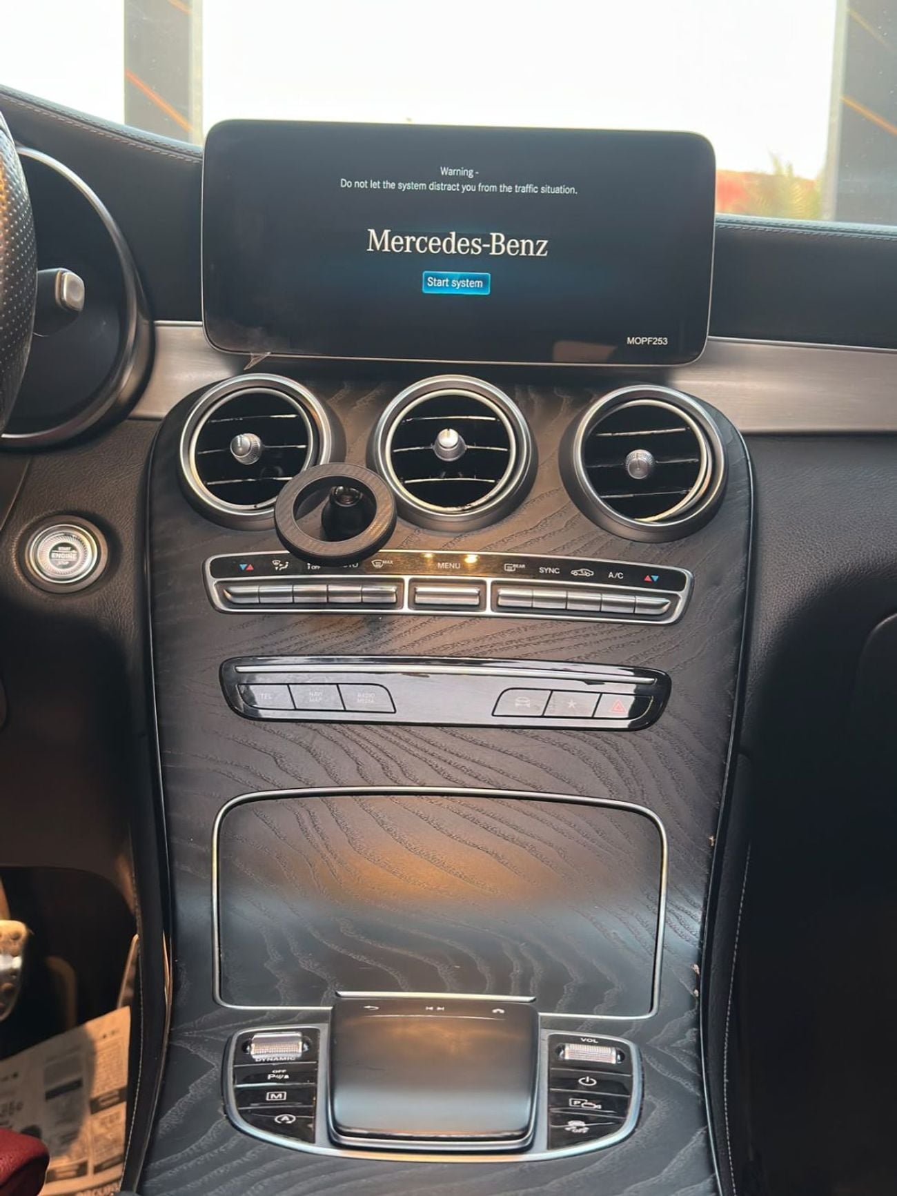 Mercedes Benz GLC200 STANDARD