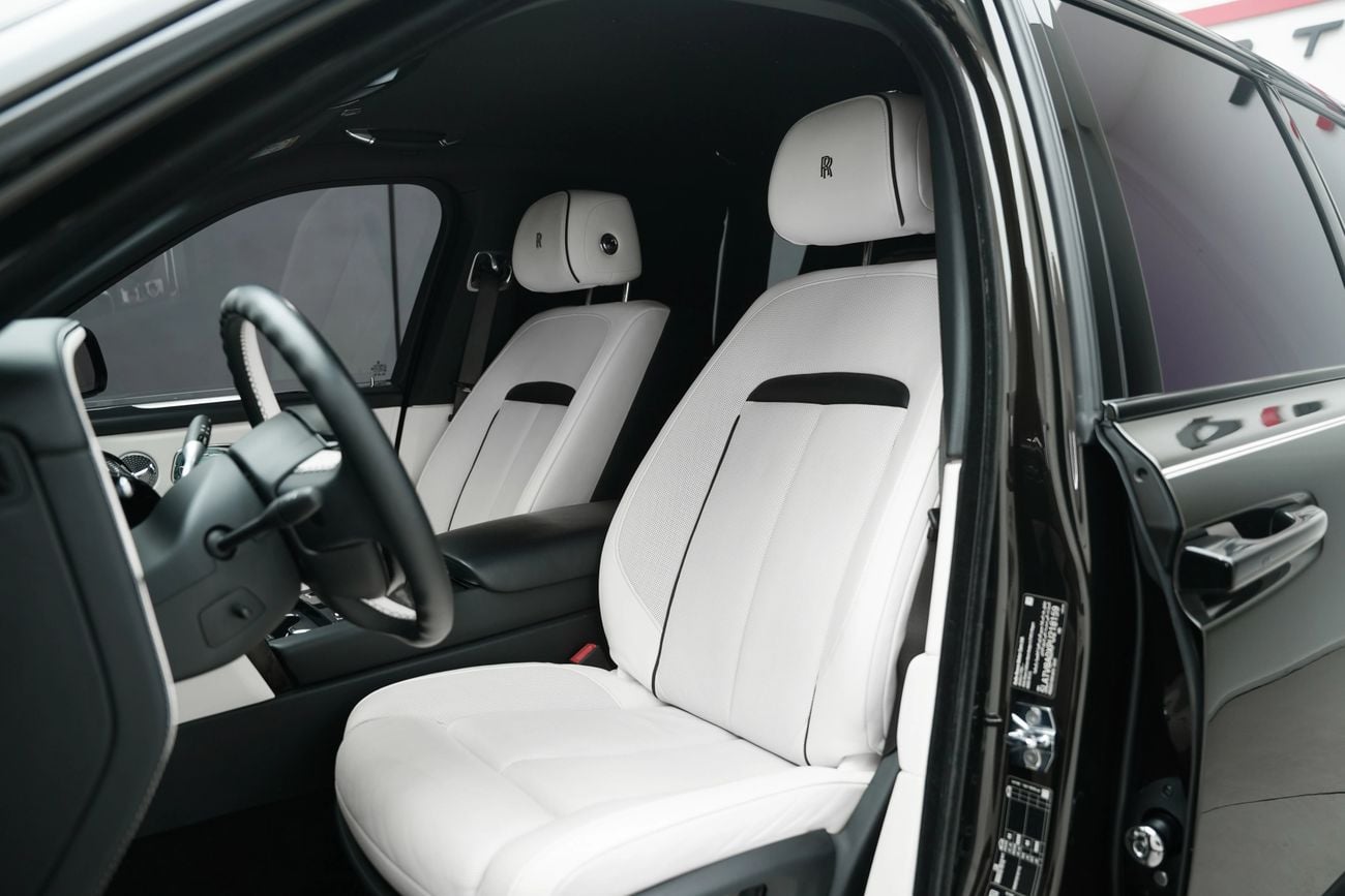 Rolls Royce Cullinan BLACK BADGE