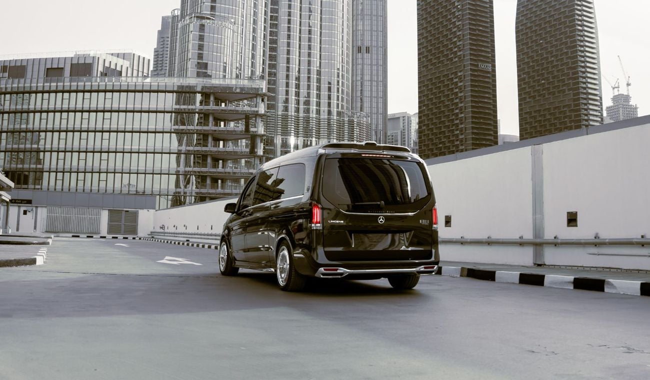 Mercedes Benz V300 AVANTGARDE Discounted Showroom Sample Unit | 1 of 28 Magellan Edition Limgene