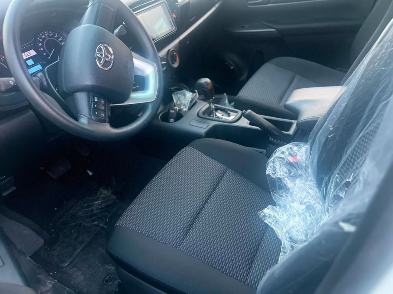 تويوتا هيلوكس TOYOTA HILUX DOUBLE CABIN || 2.4L DIESEL 4×4 | WHITE 2026