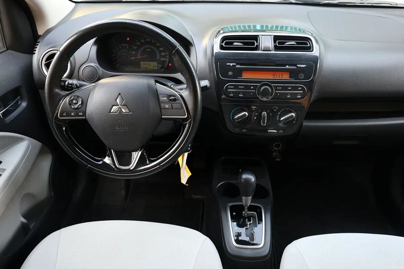 ميتسوبيشي اتراج جي إل إكس - GCC Specs - Low Mileage