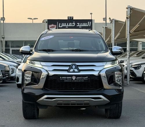 Mitsubishi Montero Sport GLS PREMIUM ACCIDENTS FREE - GCC - ORIGINAL PAINT - FULL OPTION - PERFECT CONDITION INSIDE OUT