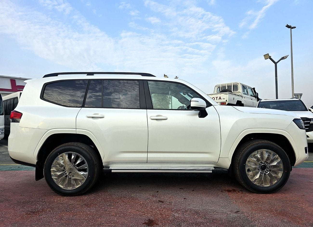 Toyota Land Cruiser GXR Toyota Land Cruiser GXR 4.0L petrol 2026 white color