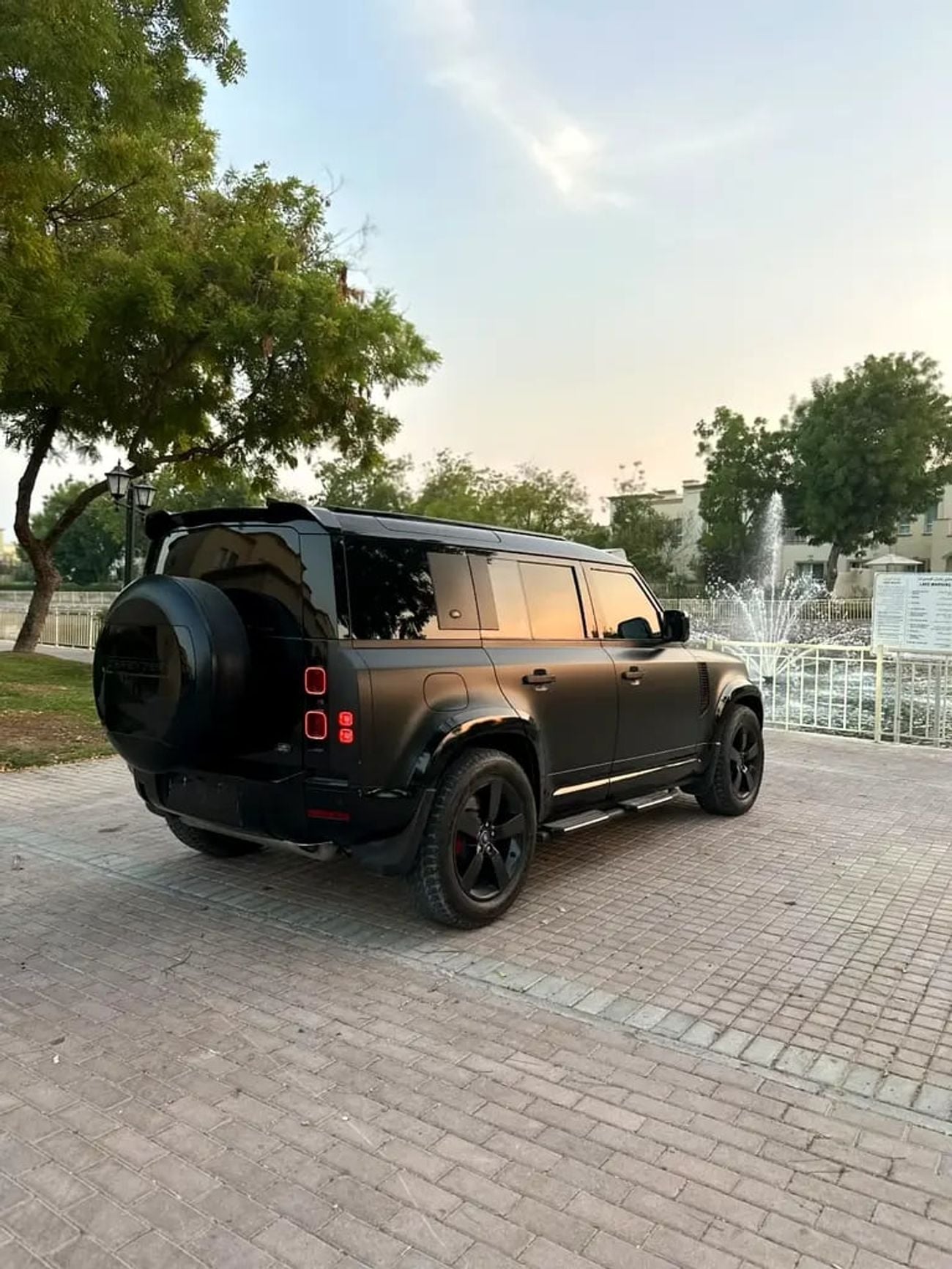 لاند روفر ديفندر 110 HSE P400, GCC Specs, Under Warranty