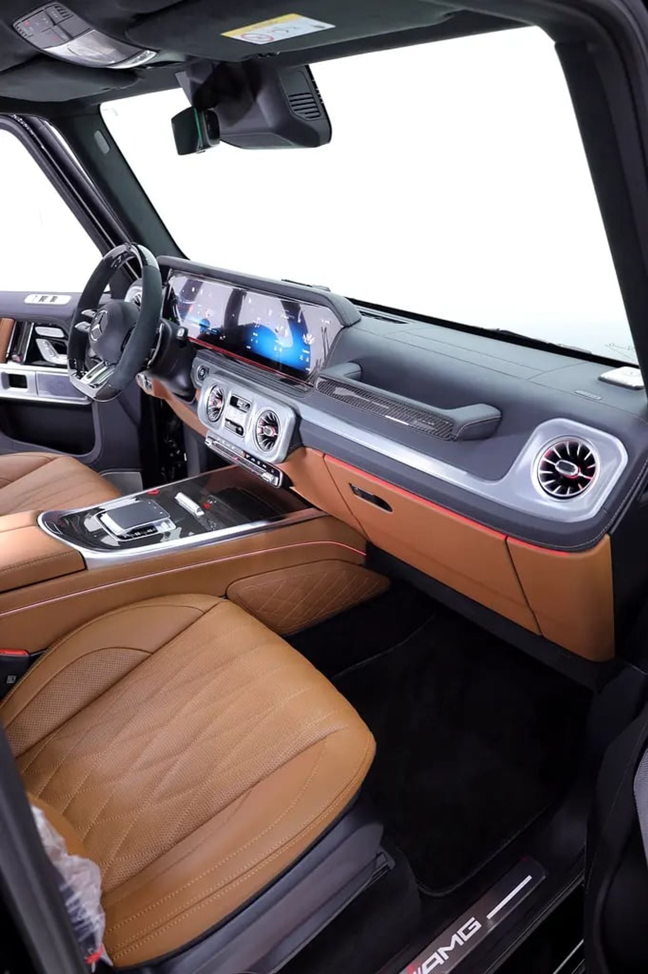 Mercedes Benz G63 AMG G63 GCC MANUFAKTUR EDITION +DOUBLE NIGHT PACKAGE CARBON INT+ 5 YEARS WARRANTY + FREE NANO COATING