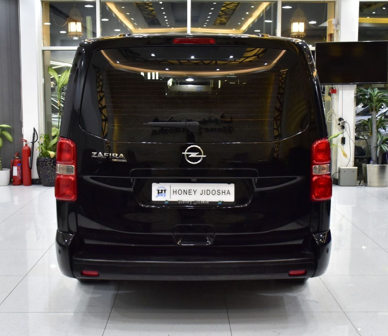 Opel Zafira Life BUSINESS INNOVATION EXCELLENT DEAL for our Opel Zafira Life ( 2023 Model ) in Black Color GCC Specs