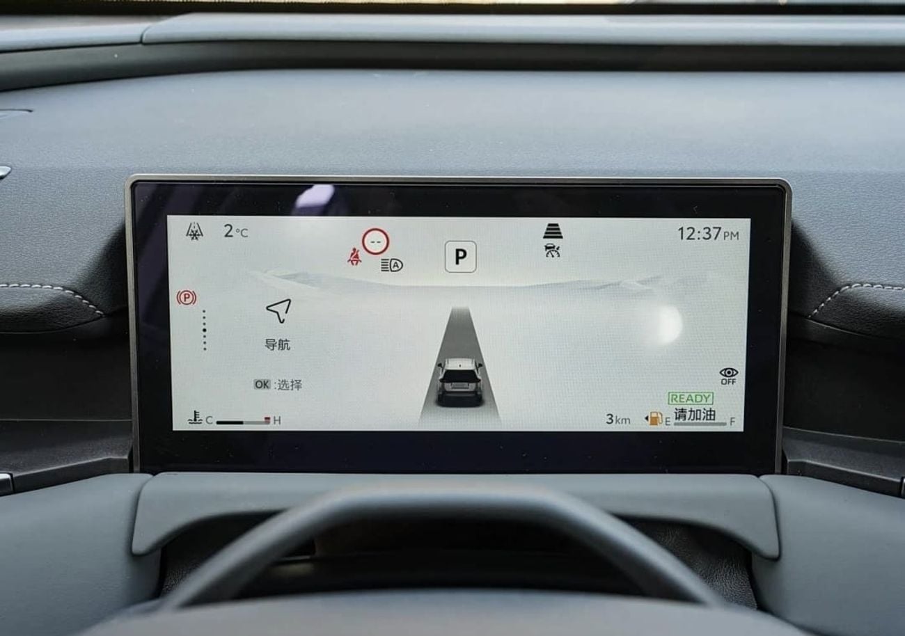 تويوتا راف ٤ XLE HEV تويوتا RAV4 2026، محرك 2.5 لتر هجين، دفع رباعي، فئة فاخرة